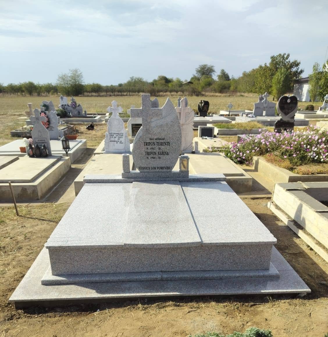 Ansamblu funerar utilizat pentru comparație