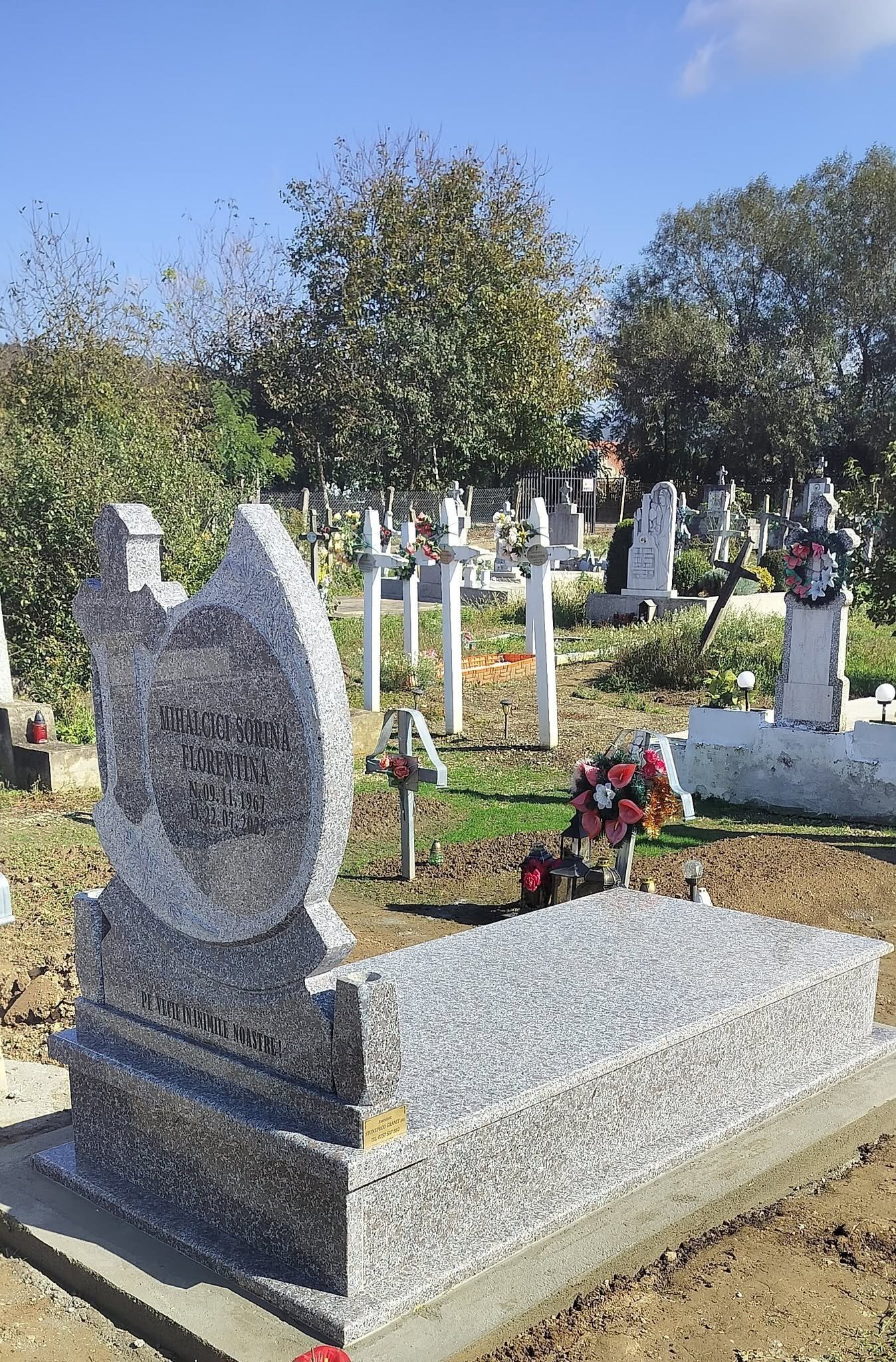 Model de monument funerar prezentat pentru compararea proporțiilor