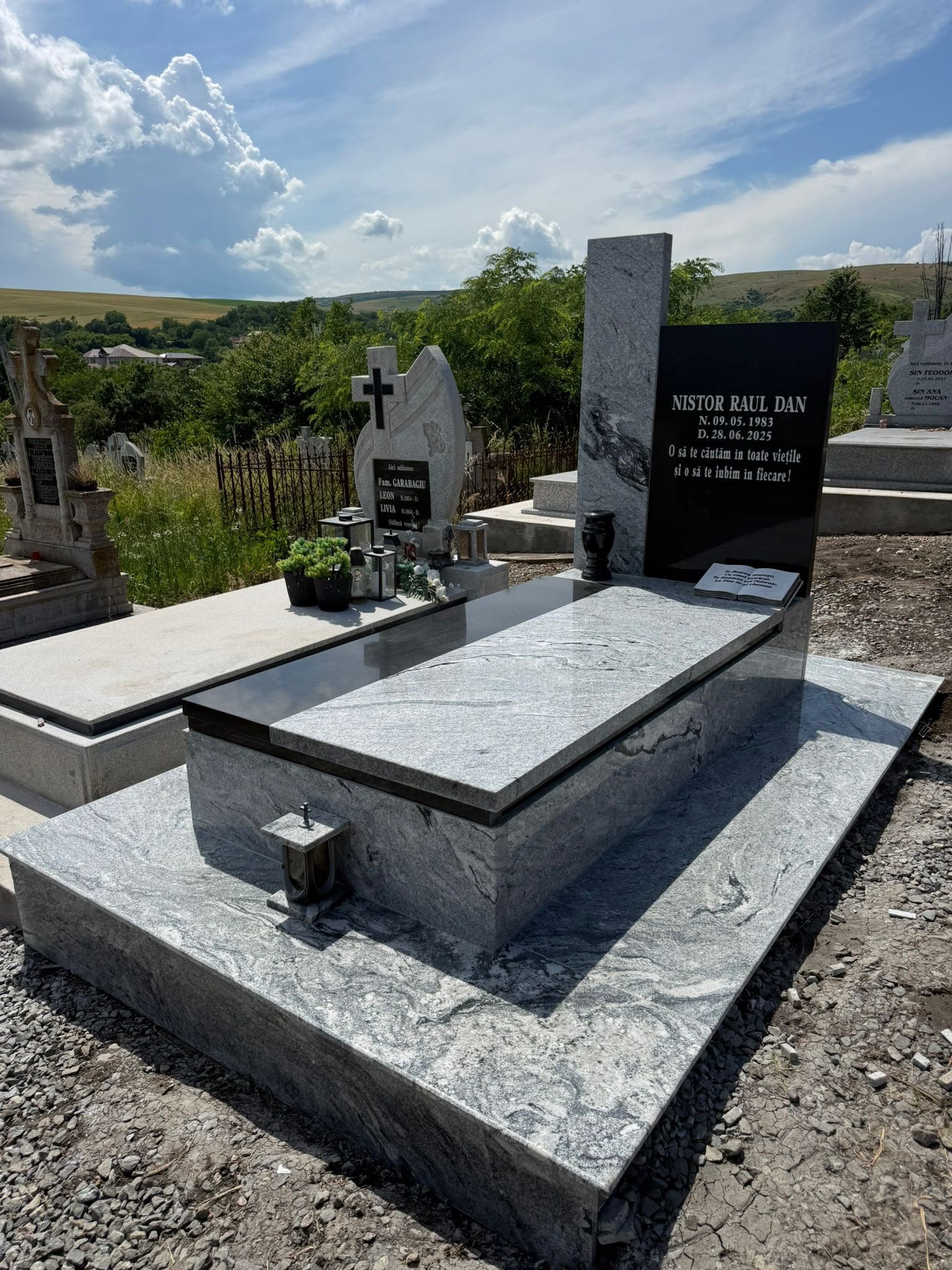 Ansamblu funerar prezentat ca model de referință