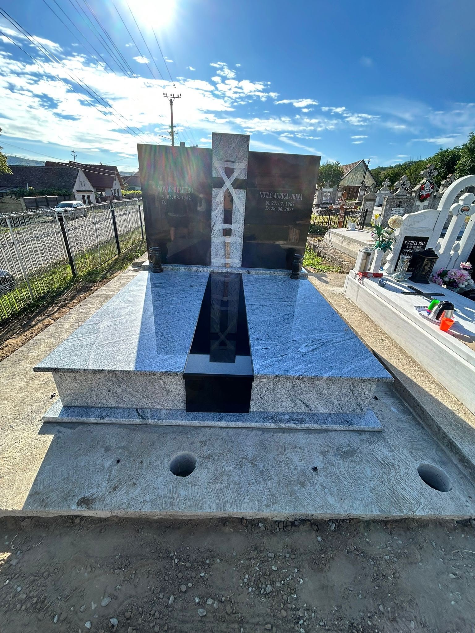 Monument funerar folosit ca referință vizuală