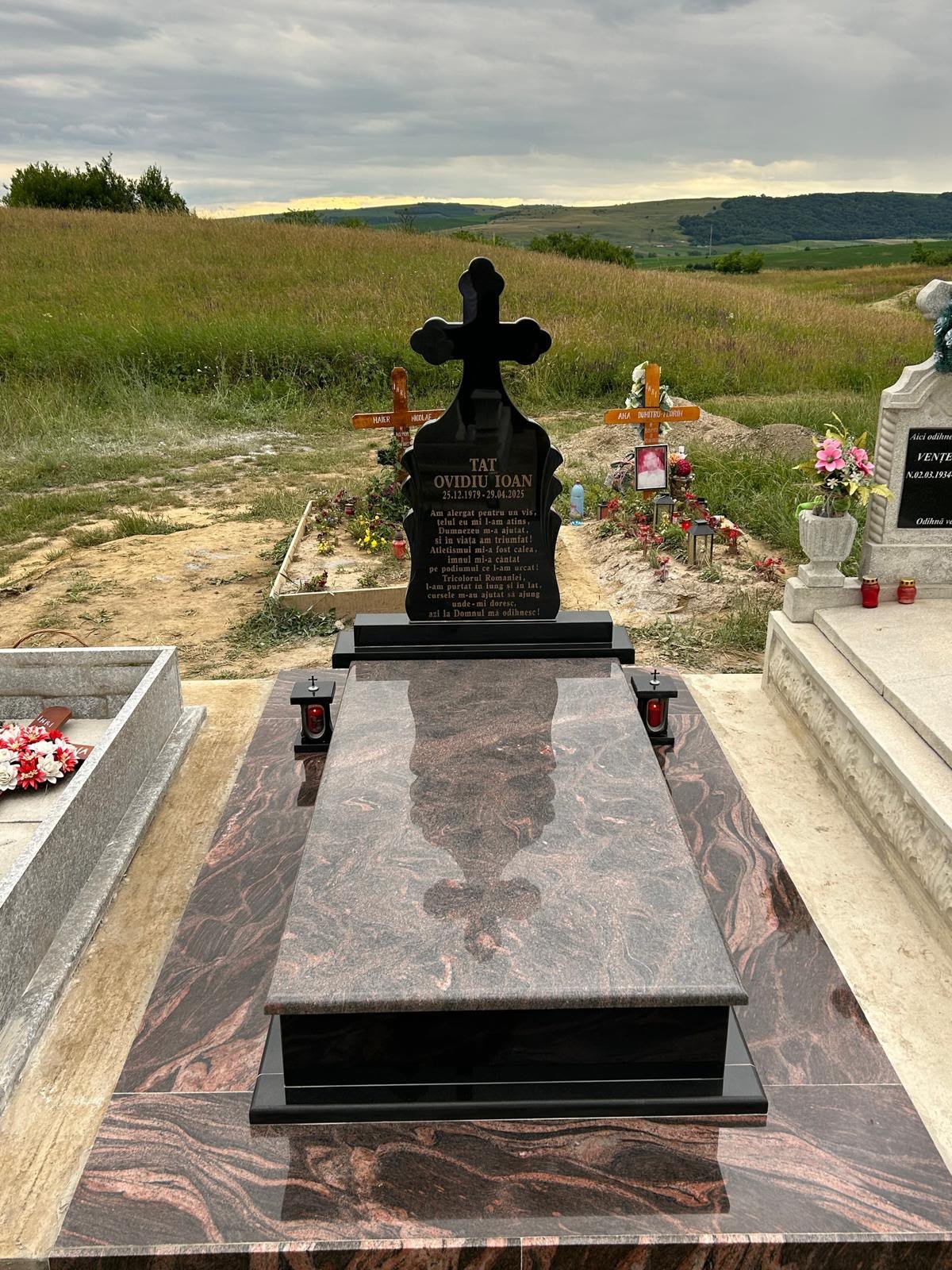 Ansamblu funerar prezentat ca referință vizuală