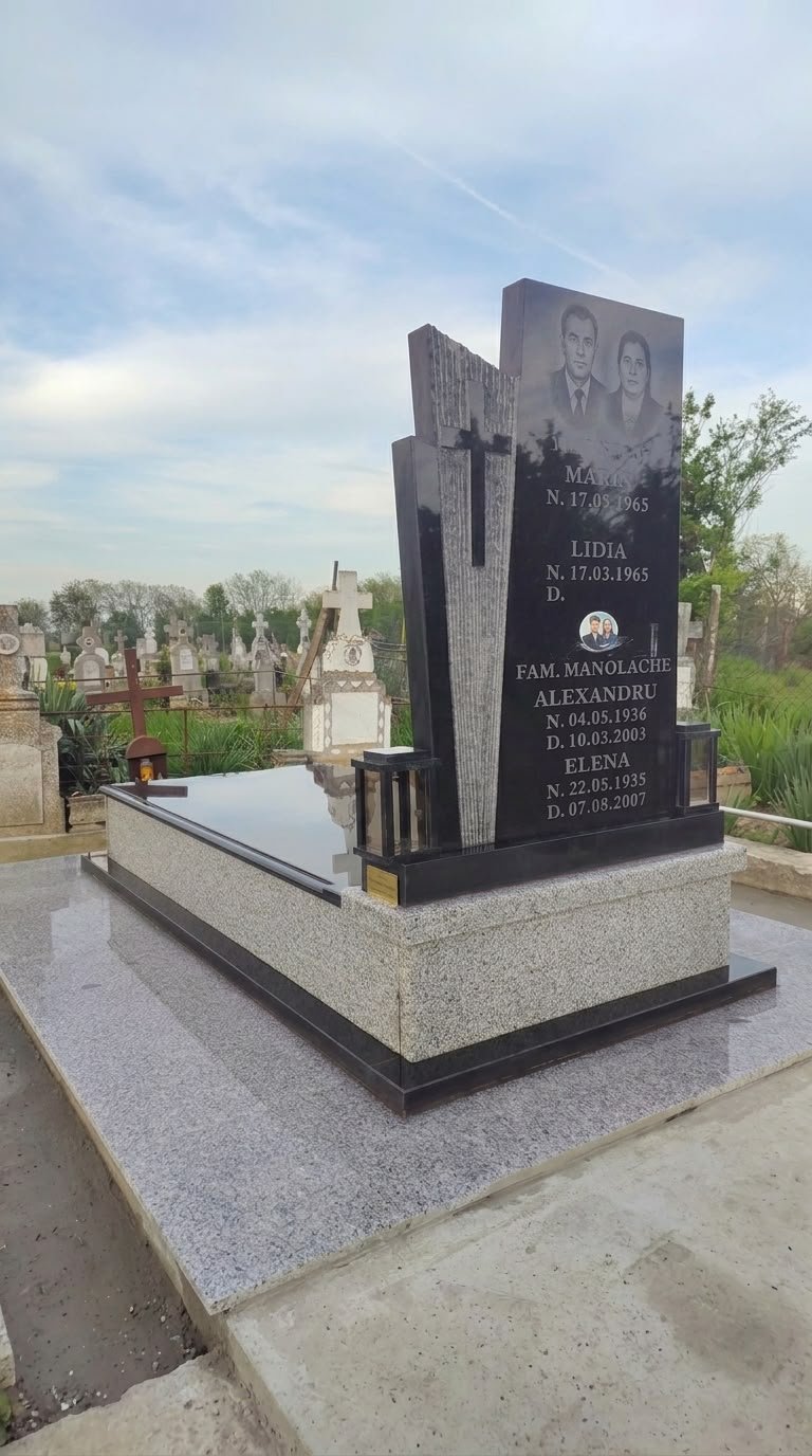 Model de monument funerar prezentat ca referință
