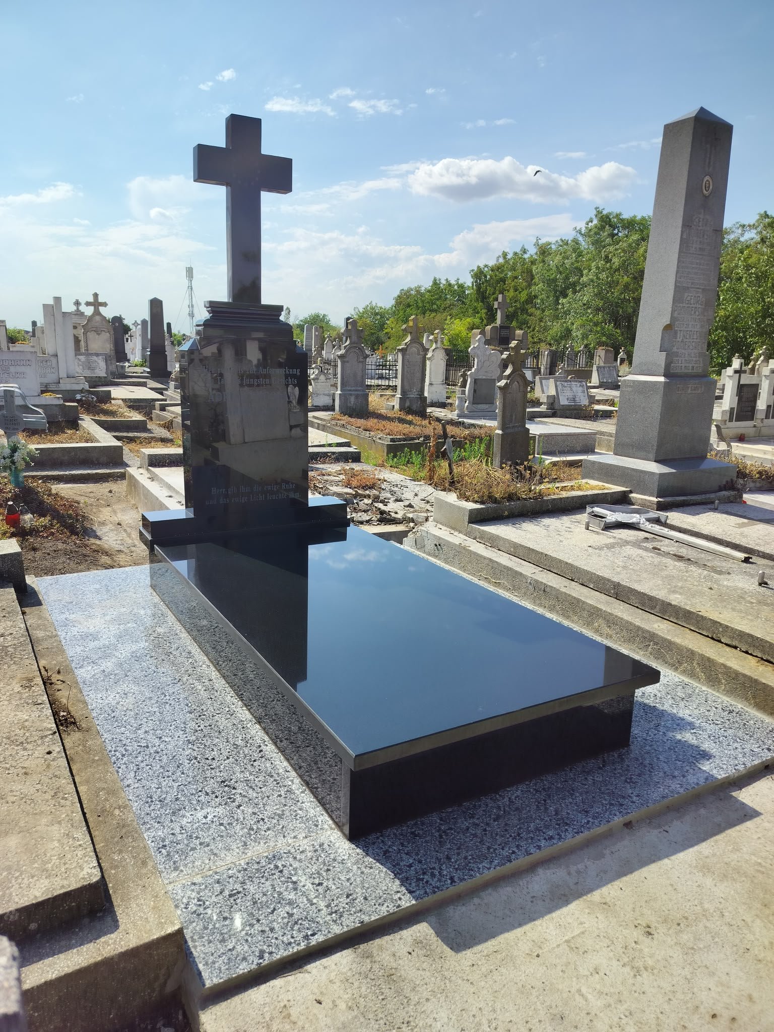 Ansamblu funerar prezentat ca referință vizuală